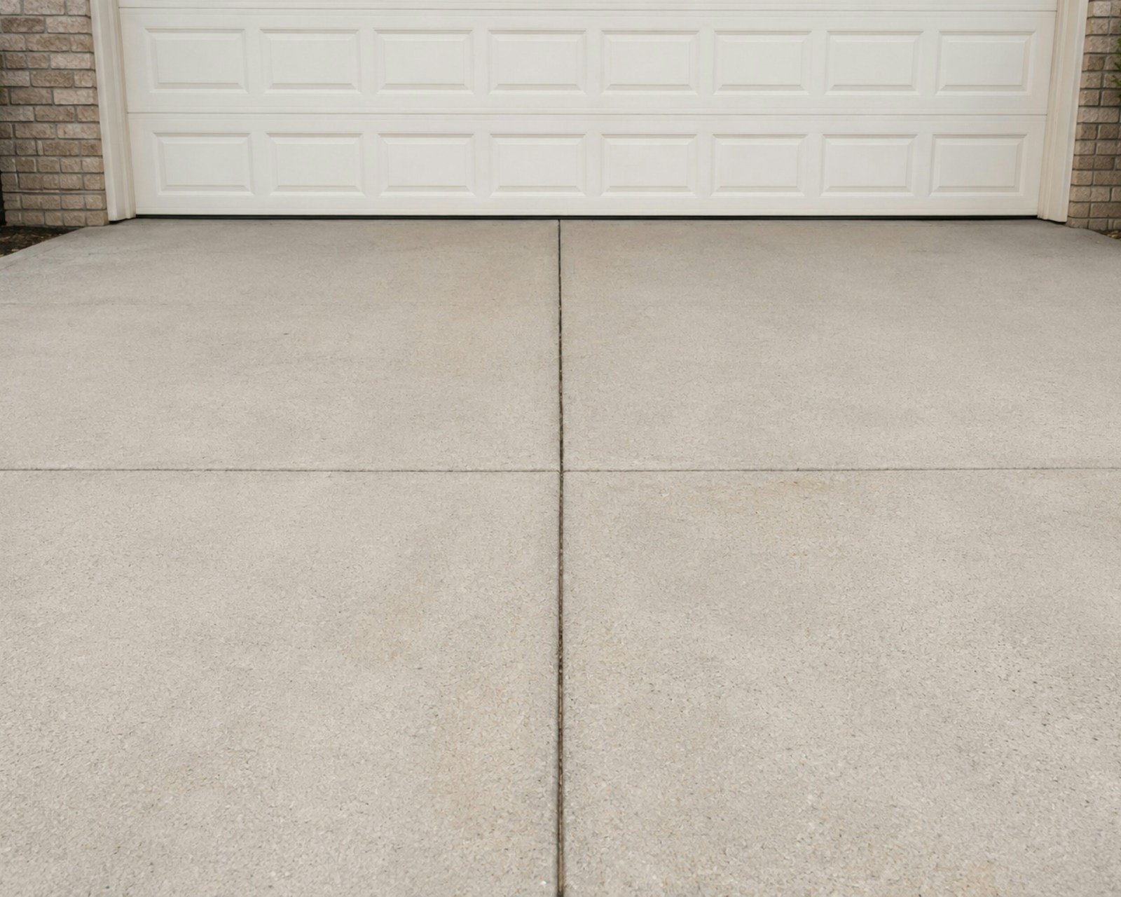 Finished residential concrete driveway